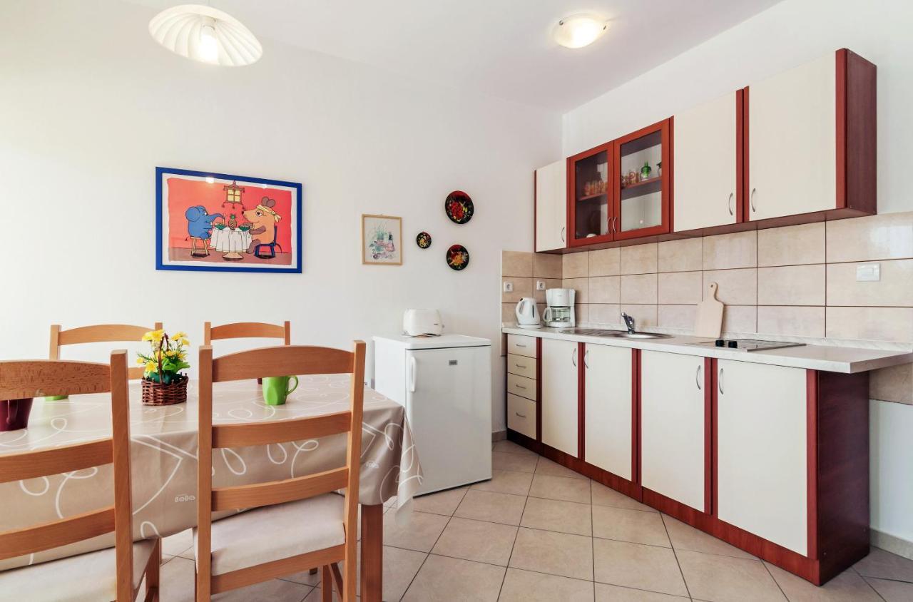 Apartment Marelja - Private Parking And Balcony Zadar Buitenkant foto