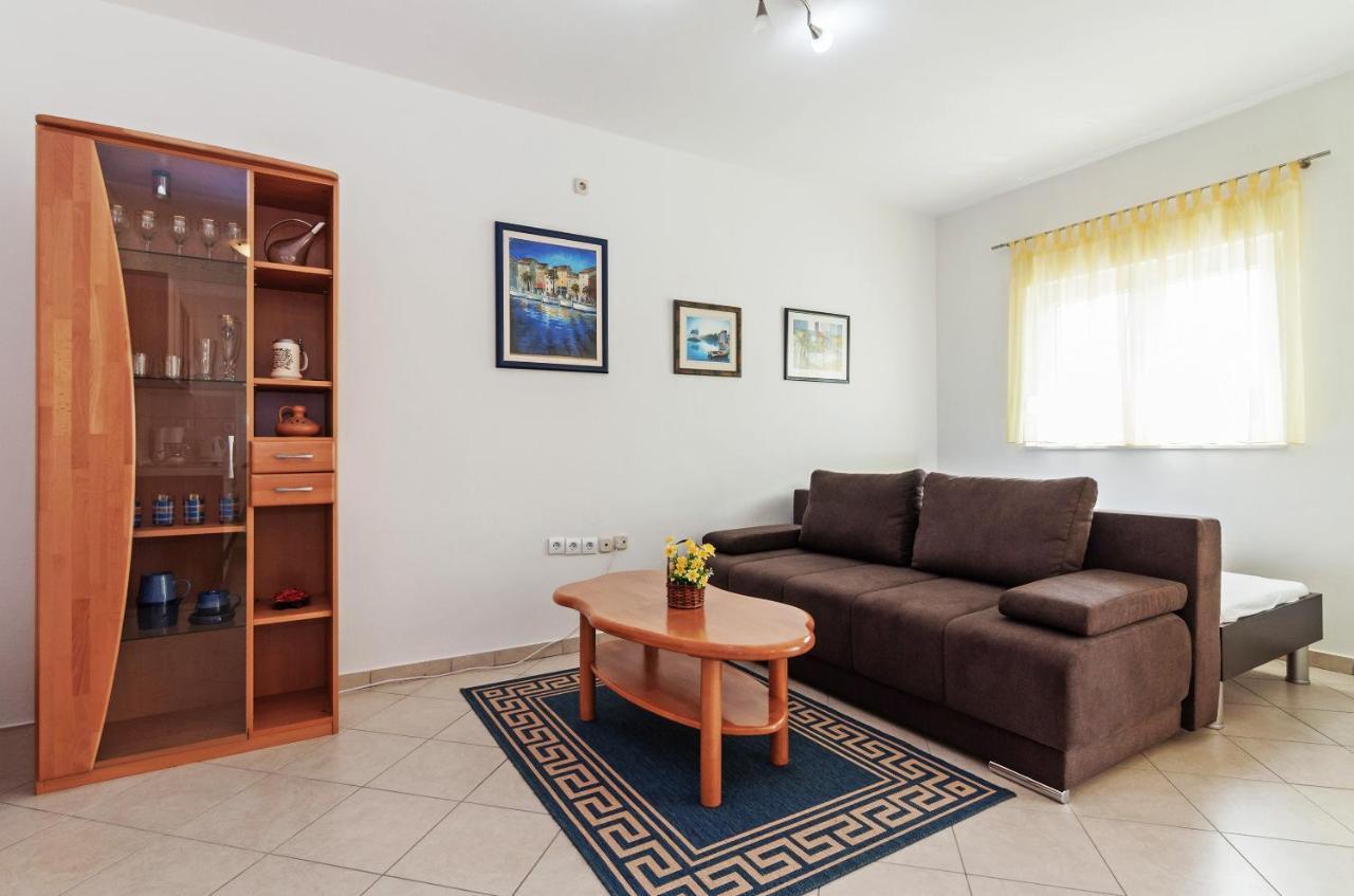 Apartment Marelja - Private Parking And Balcony Zadar Buitenkant foto