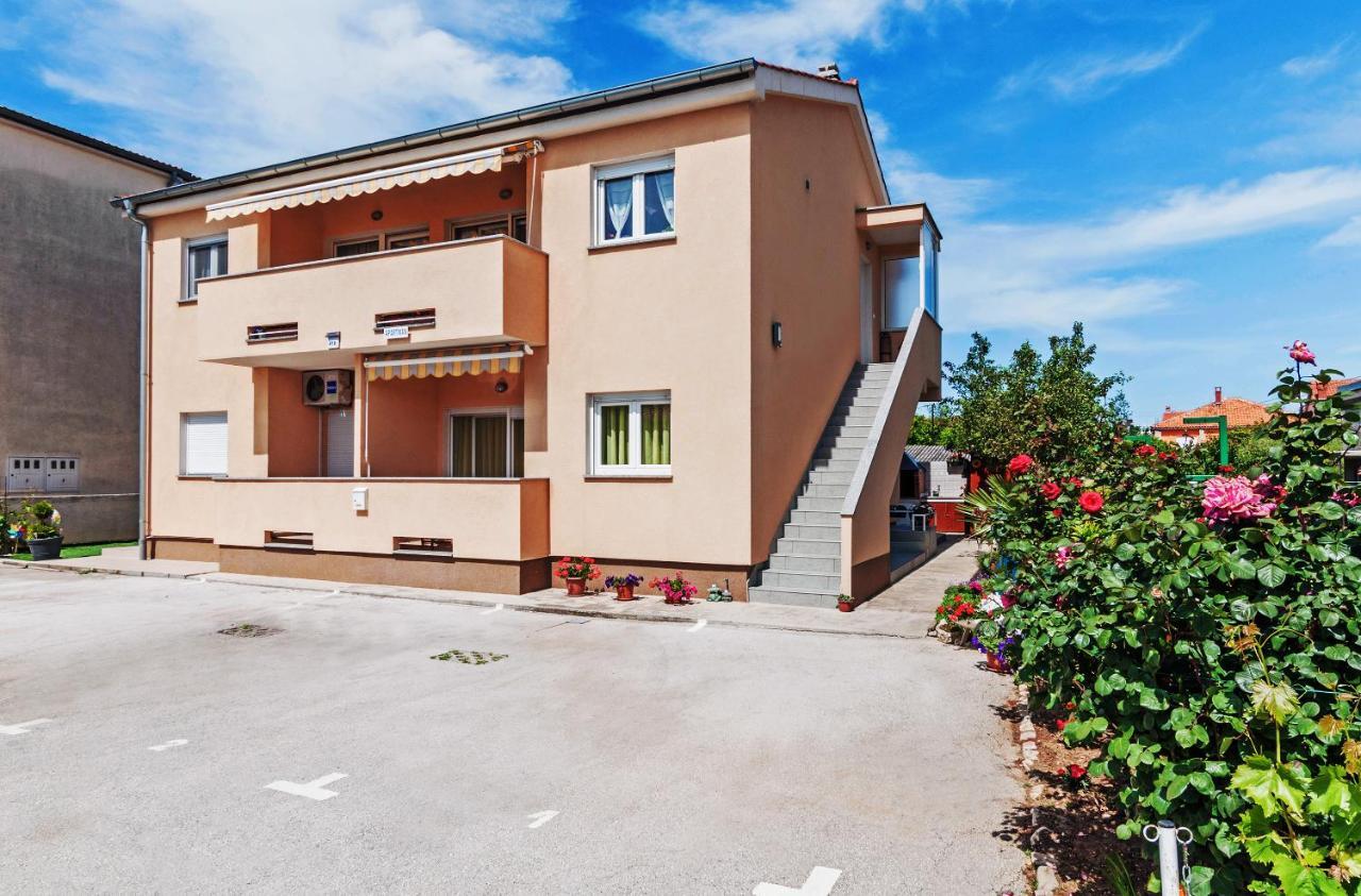 Apartment Marelja - Private Parking And Balcony Zadar Buitenkant foto