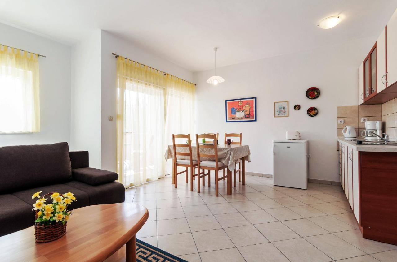 Apartment Marelja - Private Parking And Balcony Zadar Buitenkant foto