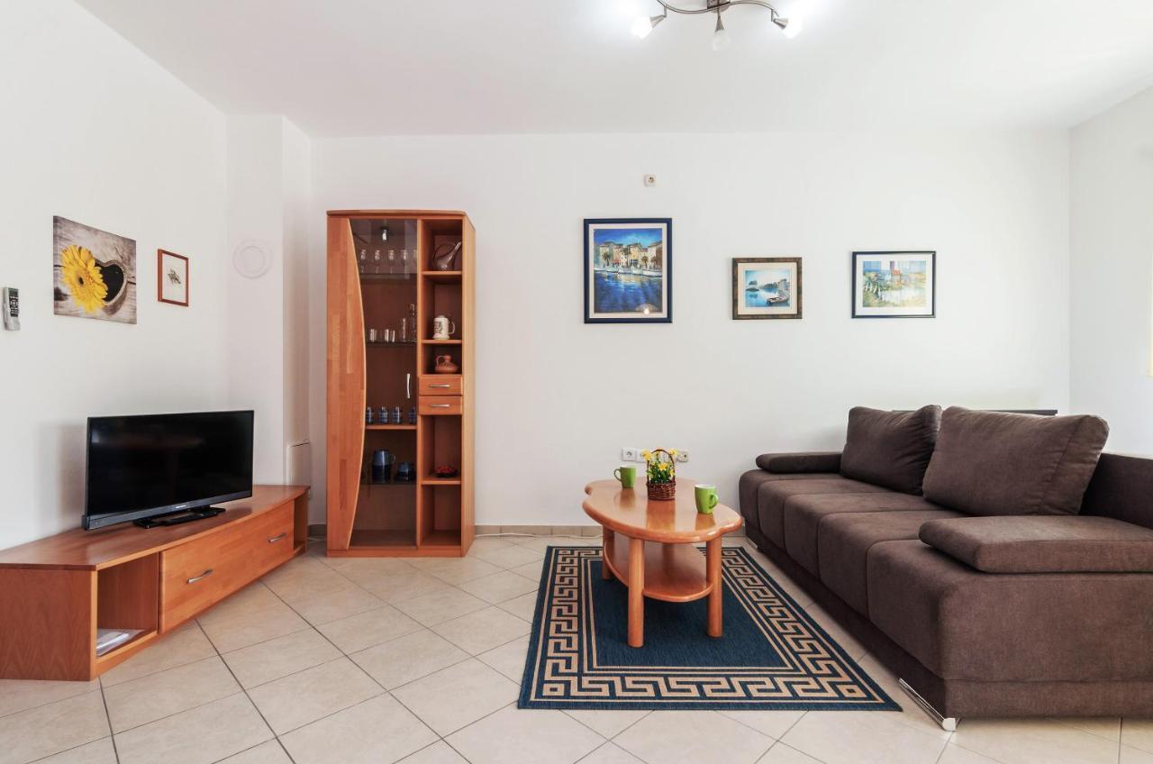 Apartment Marelja - Private Parking And Balcony Zadar Buitenkant foto